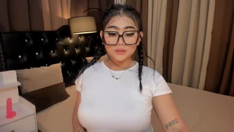 Snapshot of monstrouscockdivaontop chatting on 01/10/25, 10:04 Ruthie online show from 01/10/25, 10:04