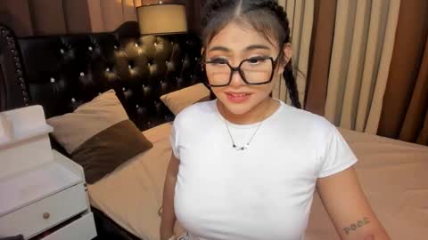 Snapshot of monstrouscockdivaontop chatting on 01/12/25, 01:53 Ruthie online show from 01/12/25, 01:53