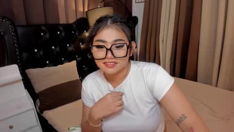 Snapshot of monstrouscockdivaontop chatting on 01/14/25, 03:32 Ruthie online show from 01/14/25, 03:32