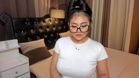 Snapshot of monstrouscockdivaontop chatting on 01/16/25, 02:19 Ruthie online show from 01/16/25, 02:19