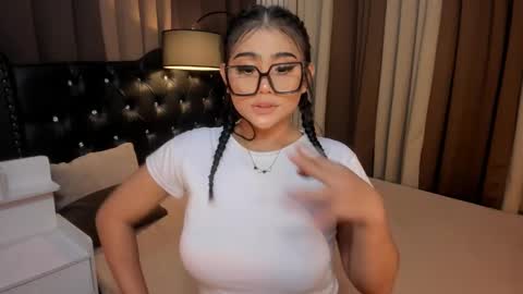 Snapshot of monstrouscockdivaontop chatting on 01/27/25, 02:46 Ruthie online show from 01/27/25, 02:46