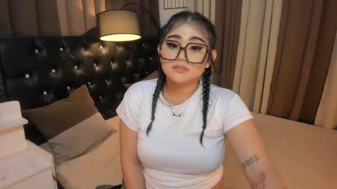 Snapshot of monstrouscockdivaontop chatting on 02/01/25, 07:15 Ruthie online show from 02/01/25, 07:15