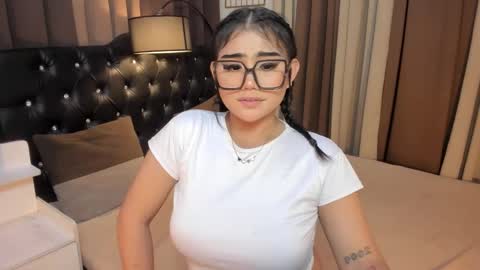 Snapshot of monstrouscockdivaontop chatting on 02/08/25, 09:13 Ruthie online show from 02/08/25, 09:13