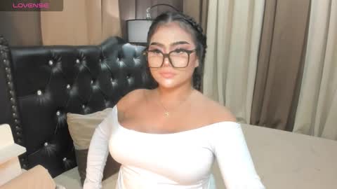 Snapshot of monstrouscockdivaontop chatting on 09/25/25, 05:44 Ruthie online show from 09/25/25, 05:44