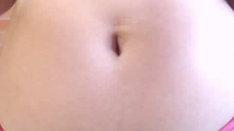 Snapshot of montserrat_jay chatting on 06/22/26, 04:37 Luisa online show from 06/22/26, 04:37