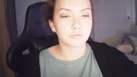 moodiemira online show from 04/12/26, 08:47