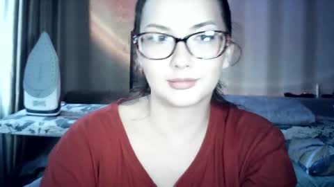 Snapshot of moodiemira chatting on 06/05/26, 04:13 moodiemira online show from 06/05/26, 04:13