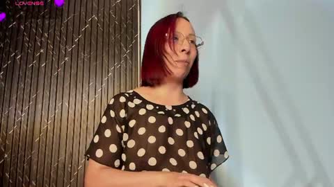 moolly_evanz online show from 07/03/26, 08:26