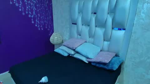 Snapshot of moom_ivy_ chatting on 06/28/26, 12:44 online show from 06/28/26, 12:44