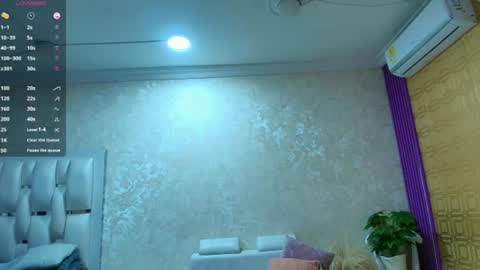 Snapshot of moom_ivy_ chatting on 07/28/26, 12:34 online show from 07/28/26, 12:34