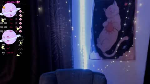 Snapshot of moon__girl chatting on 03/19/26, 07:51 Roxy online show from 03/19/26, 07:51