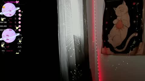 Snapshot of moon__girl chatting on 05/12/26, 03:53 Roxy online show from 05/12/26, 03:53