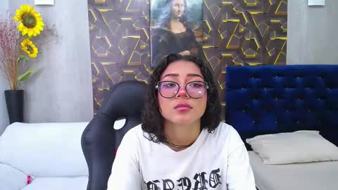 moon_and_fire_ online show from 02/06/26, 05:01