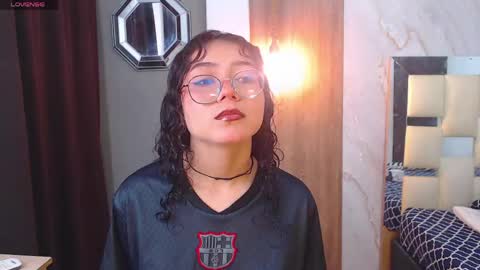 moon_and_fire_ online show from 04/20/26, 04:37