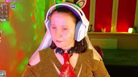 Lola online show from 12/15/25, 05:06