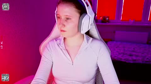 Lola online show from 04/27/26, 10:24