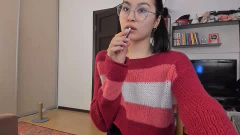 Snapshot of moon_bloom chatting on 02/12/26, 04:57 Zoe online show from 02/12/26, 04:57