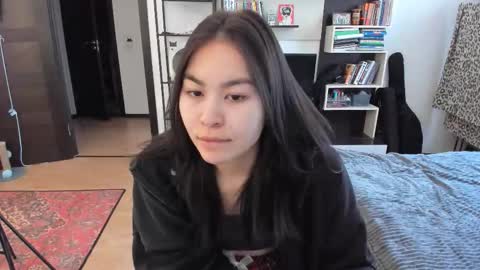 Snapshot of moon_bloom chatting on 02/25/26, 11:31 Zoe online show from 02/25/26, 11:31