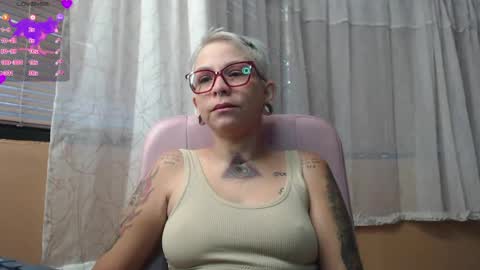 Snapshot of moon_cat85 chatting on 06/23/26, 12:25 Luna online show from 06/23/26, 12:25