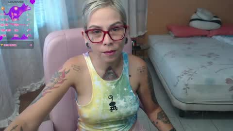 Snapshot of moon_cat85 chatting on 07/19/26, 03:05 Luna online show from 07/19/26, 03:05