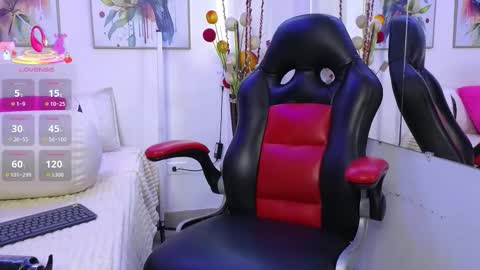 Moon online show from 02/28/26, 01:45