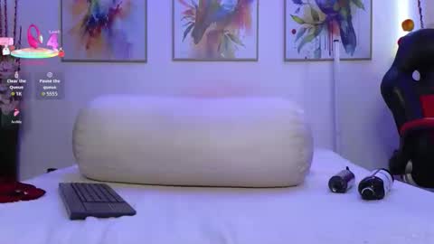 Moon online show from 03/06/26, 02:02