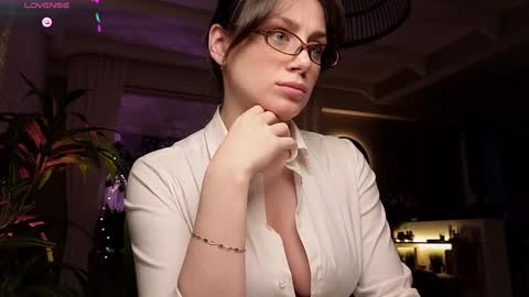 Luna  online show from 12/03/24, 12:06