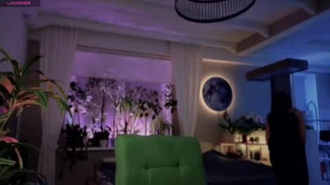 Luna  online show from 12/04/24, 10:35