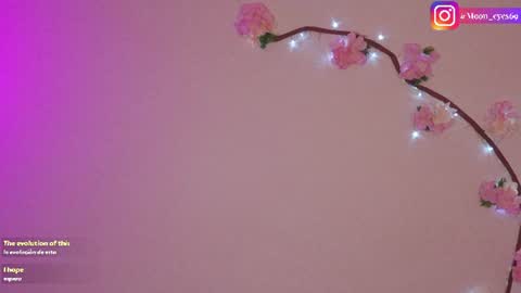 Snapshot of moon_eyess chatting on 06/30/26, 12:44 Im a independent model Welcome online show from 06/30/26, 12:44