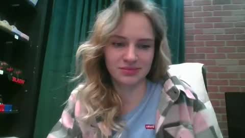 moon_light_girl online show from 02/28/25, 11:12