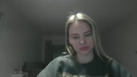 moon_light_girl online show from 03/03/25, 04:14
