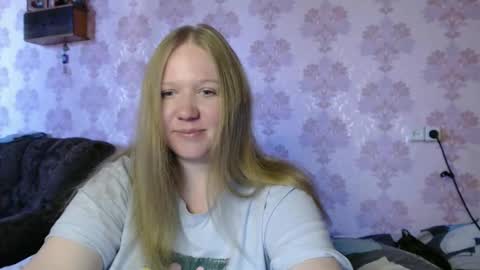 Snapshot of moon_linght000 chatting on 06/05/26, 10:43 moon_linght000 online show from 06/05/26, 10:43