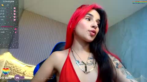 Snapshot of moon_red_r chatting on 06/26/26, 01:10 Moon online show from 06/26/26, 01:10