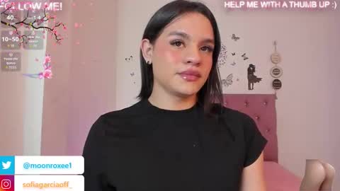 moon_roxee online show from 11/11/25, 11:05