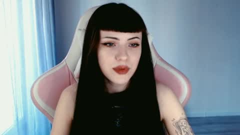 Snapshot of moon_velvet chatting on 05/03/26, 04:24 sophie online show from 05/03/26, 04:24