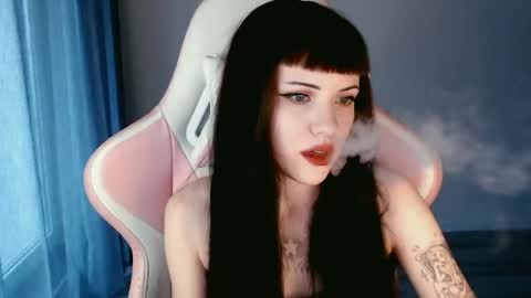 Snapshot of moon_velvet chatting on 05/04/26, 04:36 sophie online show from 05/04/26, 04:36