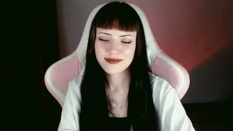 Snapshot of moon_velvet chatting on 05/24/26, 08:47 sophie online show from 05/24/26, 08:47