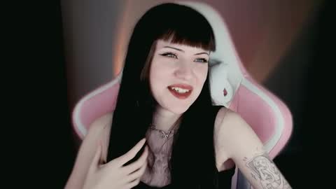 Snapshot of moon_velvet chatting on 06/06/26, 07:29 sophie online show from 06/06/26, 07:29