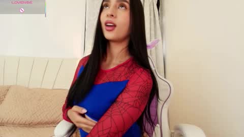 Snapshot of moonbrunettee chatting on 10/17/25, 09:17 moonbrunettee online show from 10/17/25, 09:17