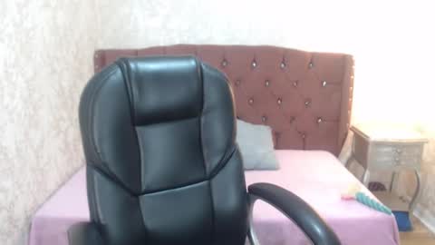 Charlotte online show from 02/02/25, 01:52