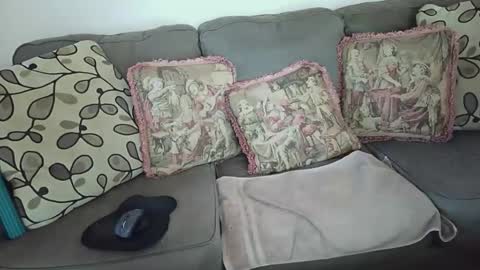 Snapshot of moondanceraa chatting on 10/08/25, 10:51 moondanceraa online show from 10/08/25, 10:51