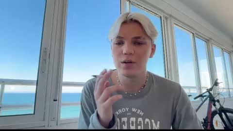 moonflamek online show from 02/24/26, 12:14