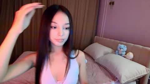 Mia online show from 11/19/25, 12:16