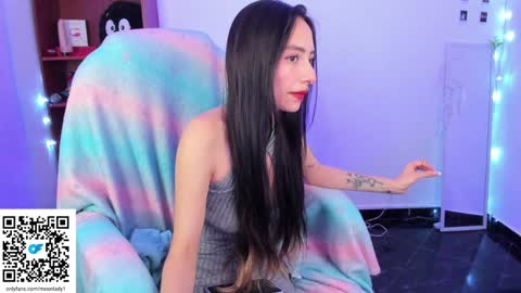 Snapshot of moonlady_ chatting on 01/19/25, 02:47 MOON  online show from 01/19/25, 02:47