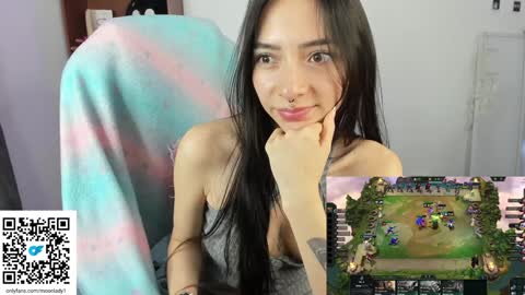Snapshot of moonlady_ chatting on 01/20/25, 02:22 MOON  online show from 01/20/25, 02:22