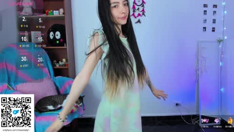 Snapshot of moonlady_ chatting on 01/24/25, 05:21 MOON  online show from 01/24/25, 05:21