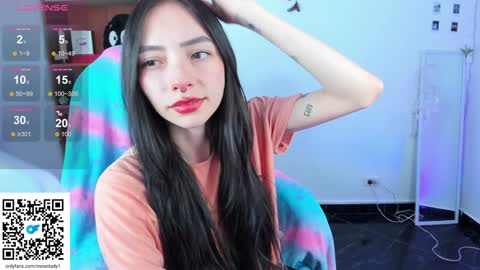 Snapshot of moonlady_ chatting on 01/24/25, 10:19 MOON  online show from 01/24/25, 10:19