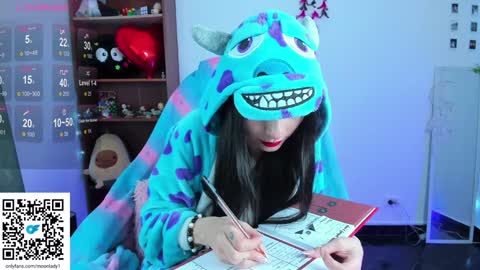 Snapshot of moonlady_ chatting on 01/29/25, 02:40 MOON  online show from 01/29/25, 02:40