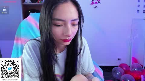 Snapshot of moonlady_ chatting on 02/04/25, 11:27 MOON  online show from 02/04/25, 11:27