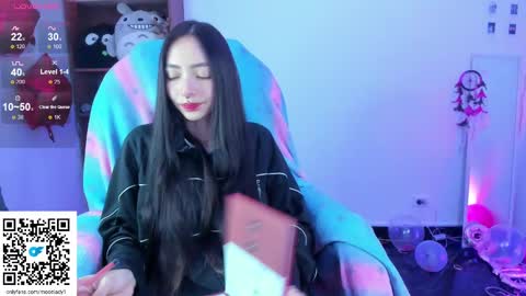 Snapshot of moonlady_ chatting on 03/05/25, 02:46 MOON  online show from 03/05/25, 02:46